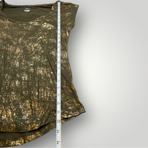 Jennifer Lopez Green Shimmery Top - Picture 7 of 13